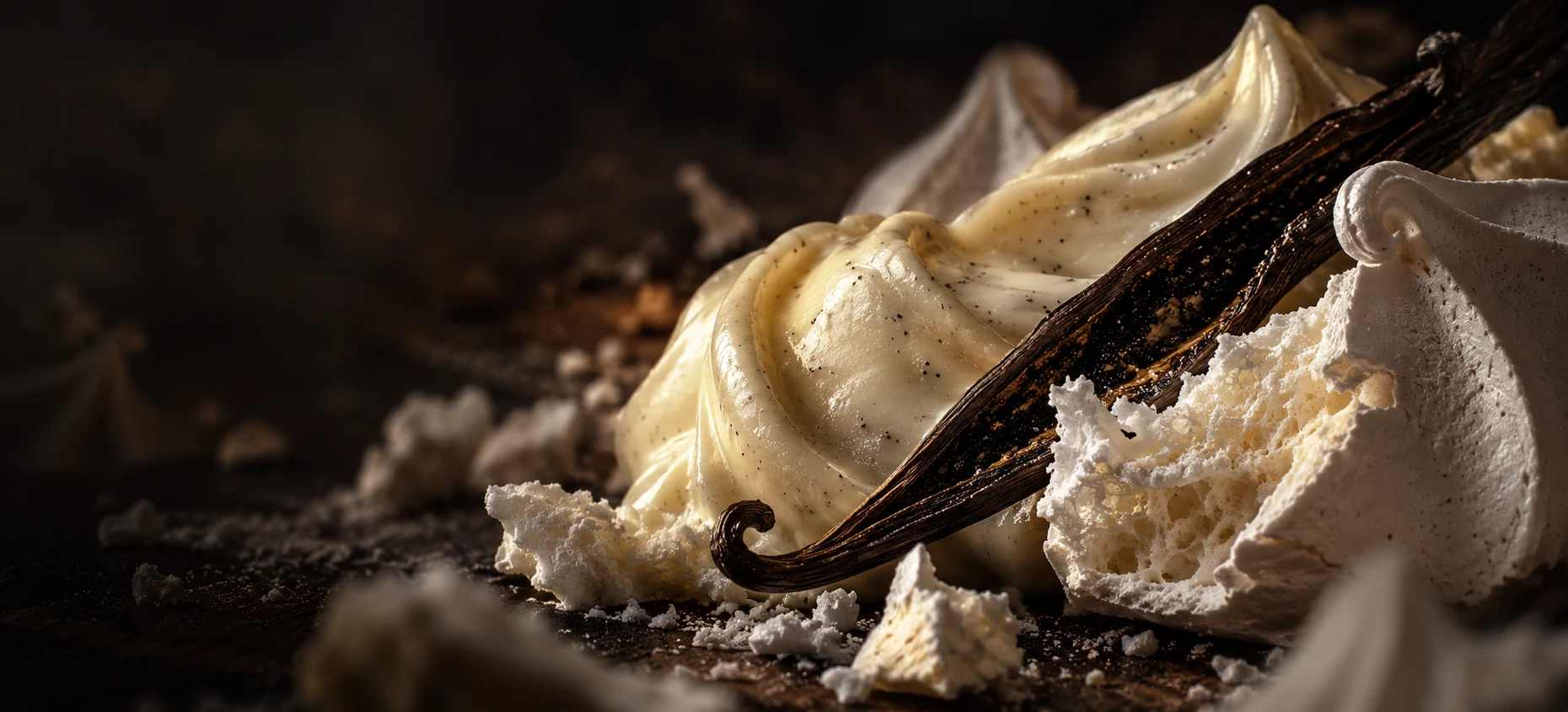 Crema de vainilla, merengue y vaina de vainilla