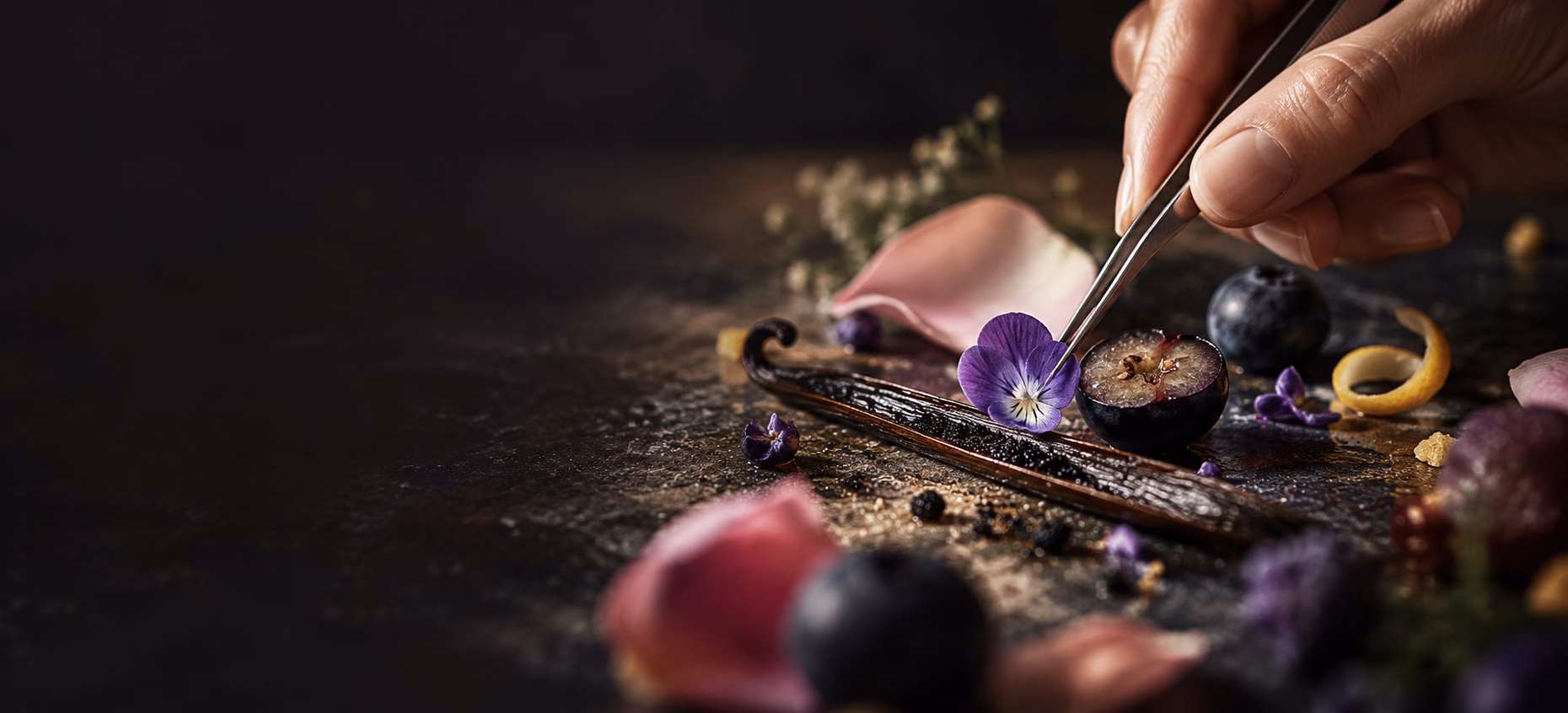 Un geste de composition autour des fruits, des fleurs et de la vanille
